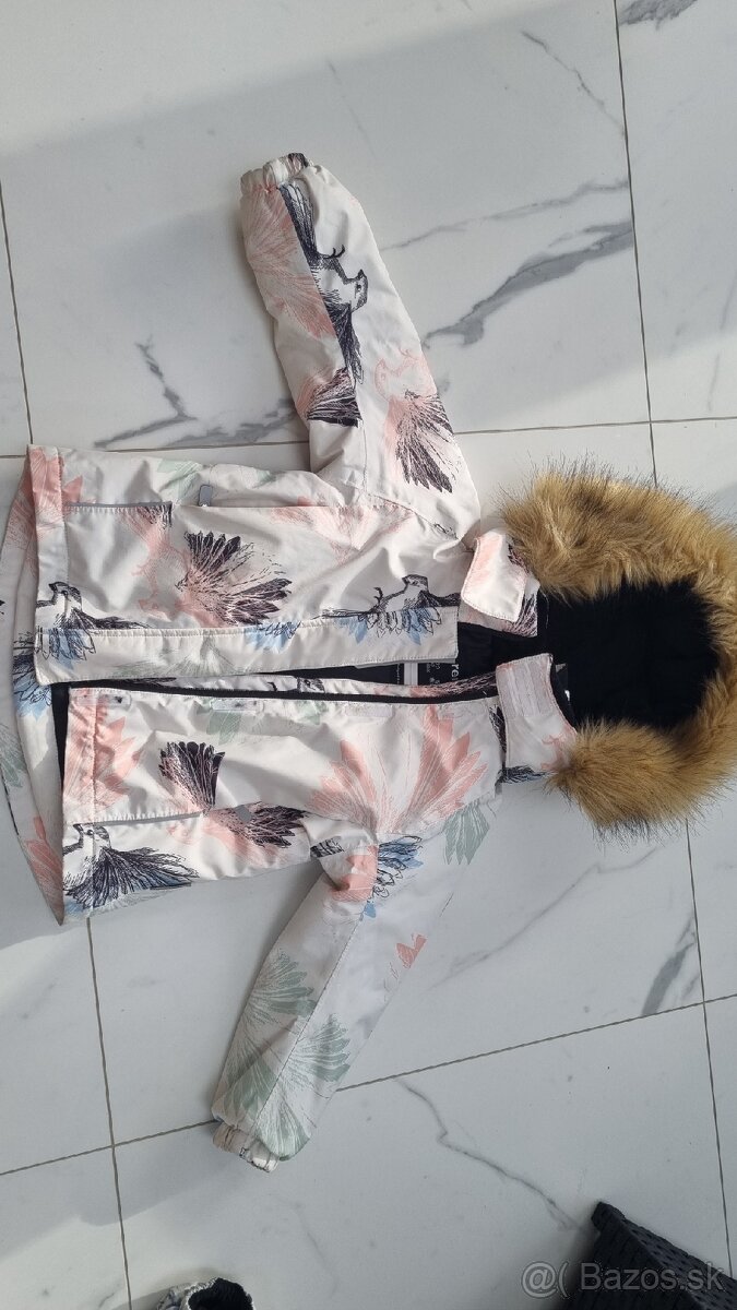 Dievčenská vetrovka