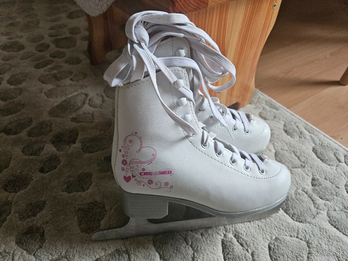 Dievčenské zimné korčule