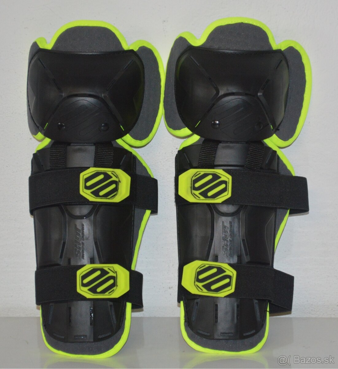 kvalitné, ľahké chrániče holene kolena CE. SHOT