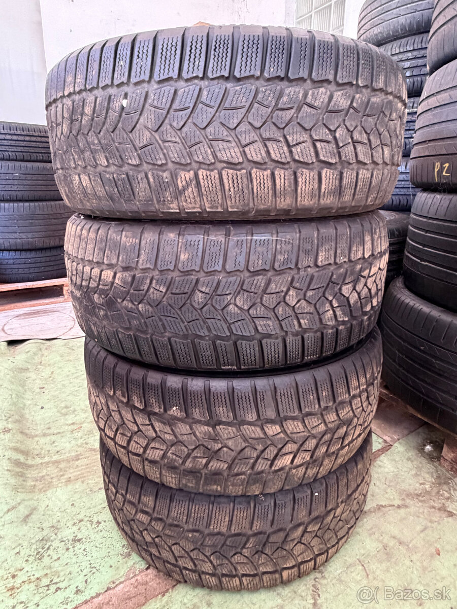 215/55 R17 Firestone Winterhawk 3
