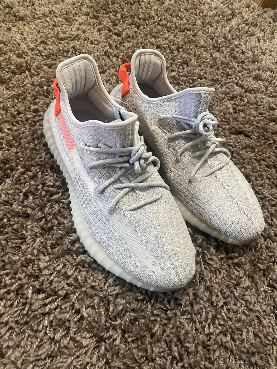 Adidas yeezy Boost 350 V2 "Tail Light"