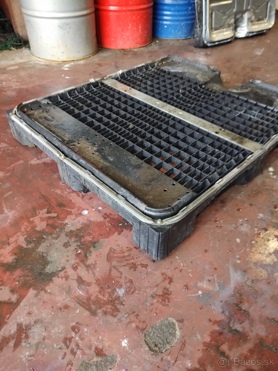 Predam palety pod IBC