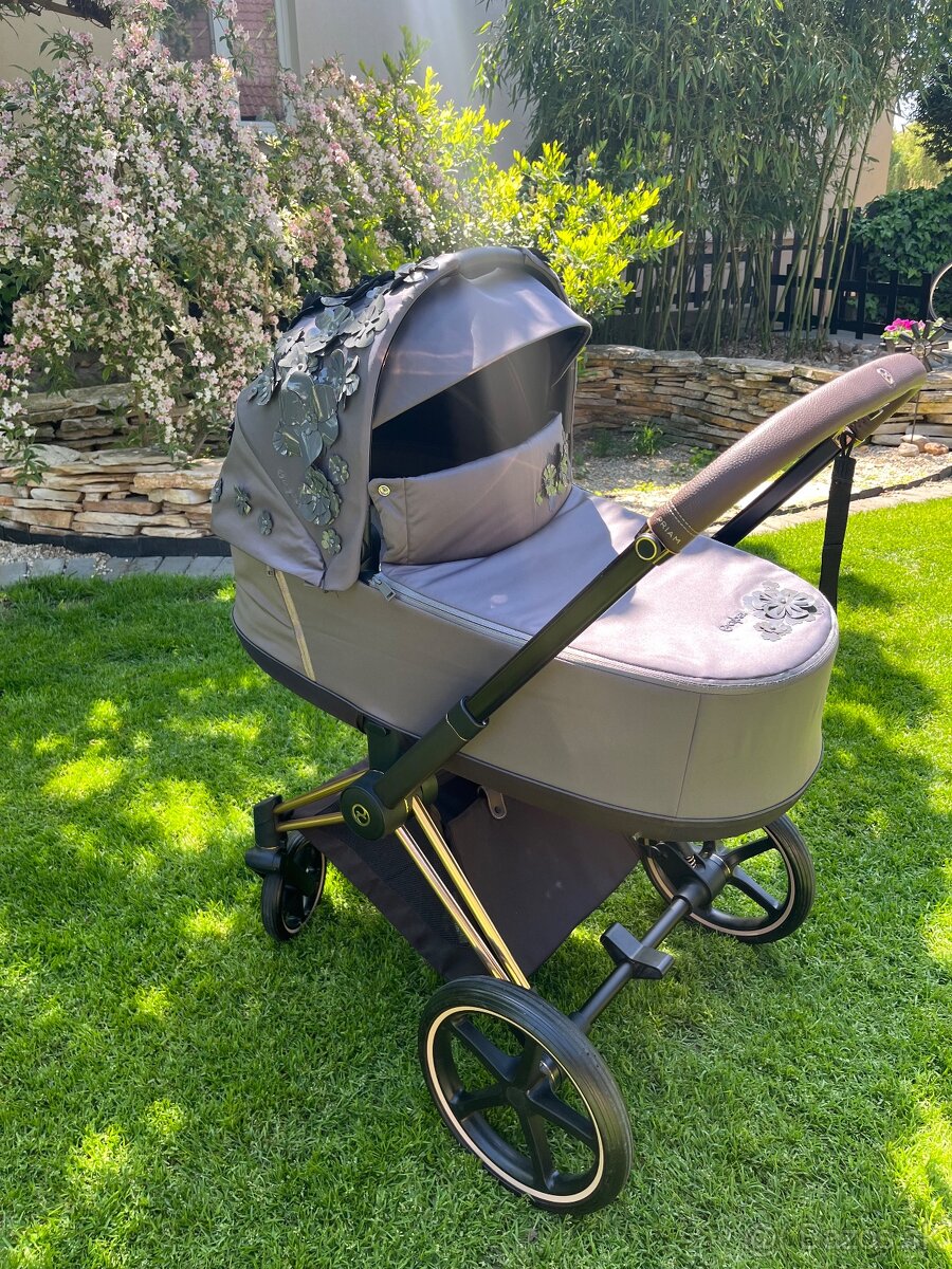 Cybex simply flowers grey