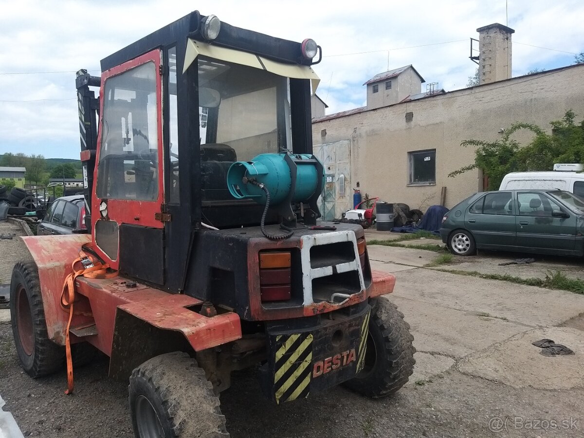 Predam Terennu Destu 3500kg diesel.ale je na Lpg