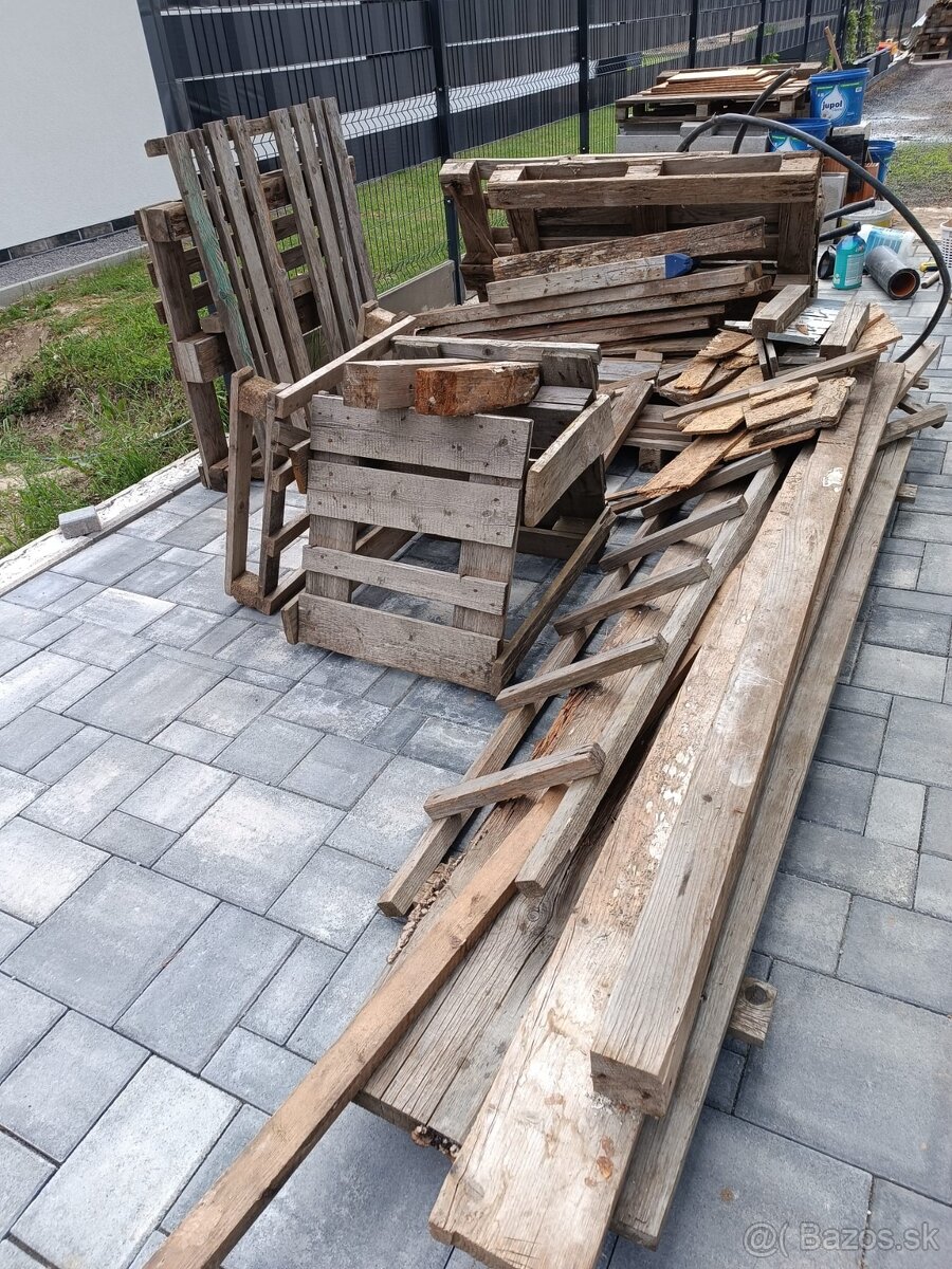 DARUJEM DREVO/PALETY ZA ODVOZ