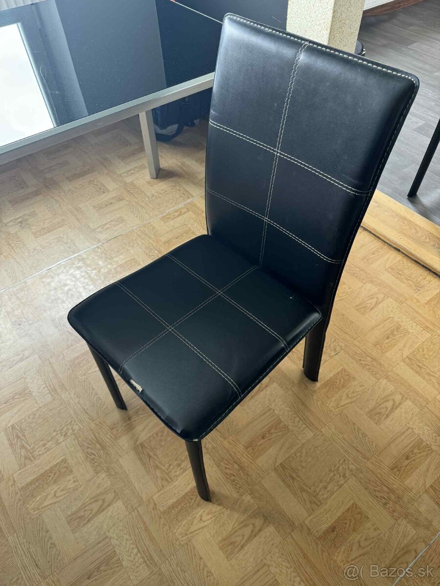 Nábytok používaný