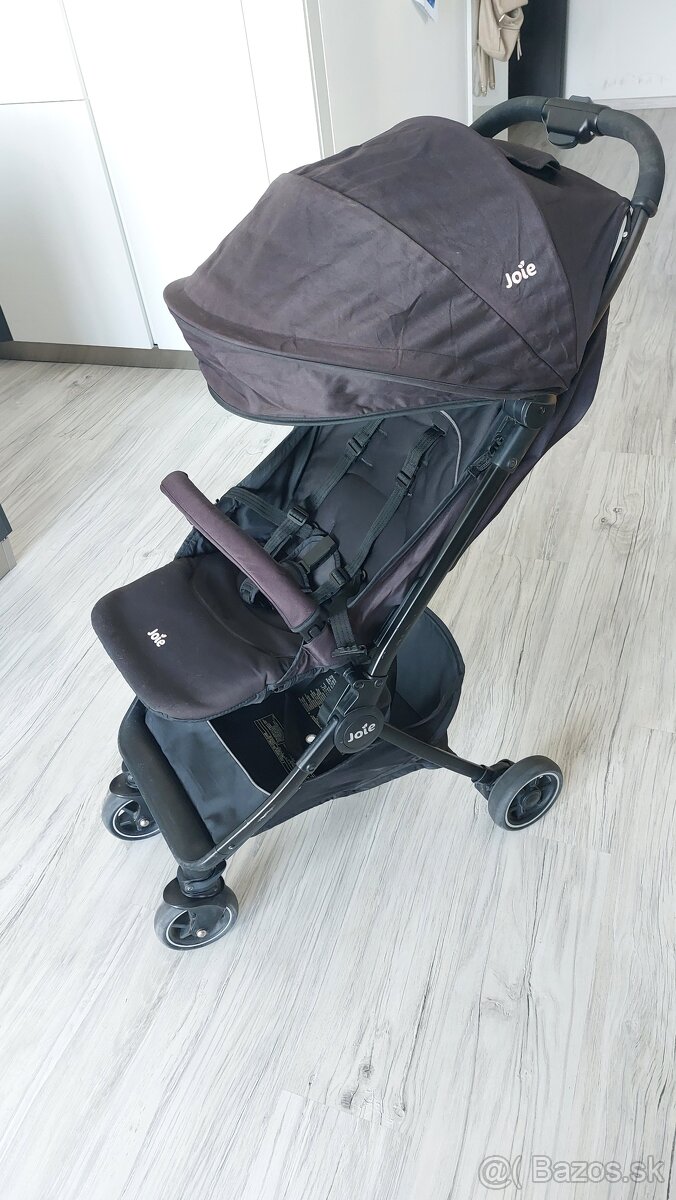 Cestovný kočík Joie Pact