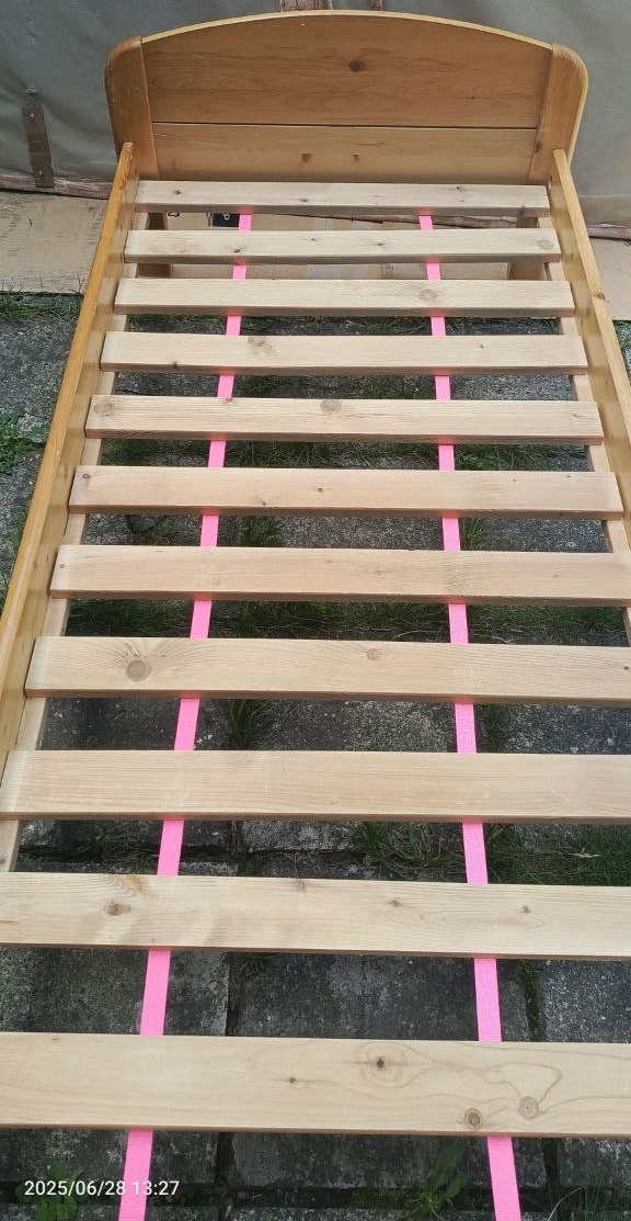 Posteľ ŠхHхV 210х100х80 cm, zadarmo za odvoz