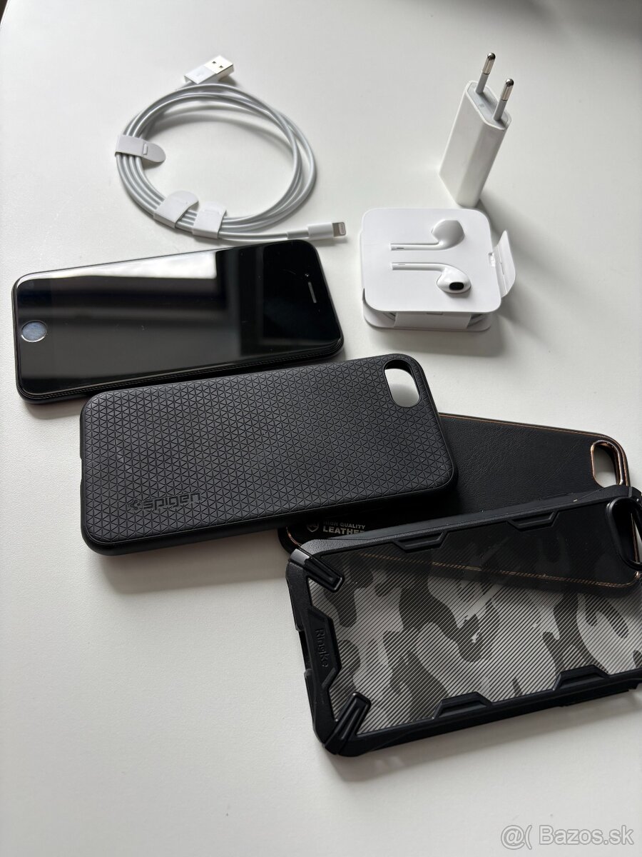 iPhone SE 2020 64GB cierny + novy kabel + nove sluchadla