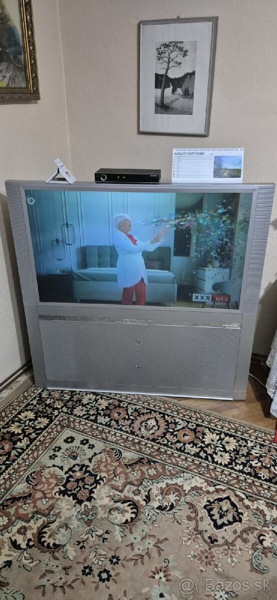 Projekčná televízia LG retro