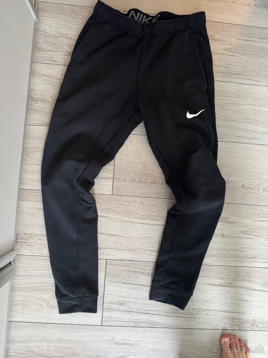 Nike tepláky