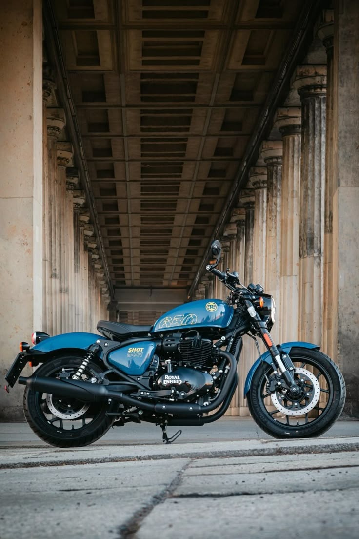 ROYAL ENFIELD Shotgun 650