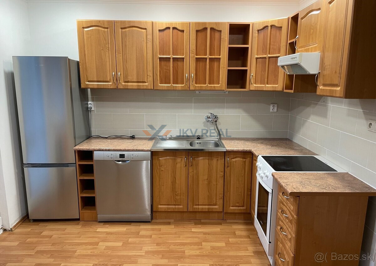 Slnečný 3 izbový byt na prenájom