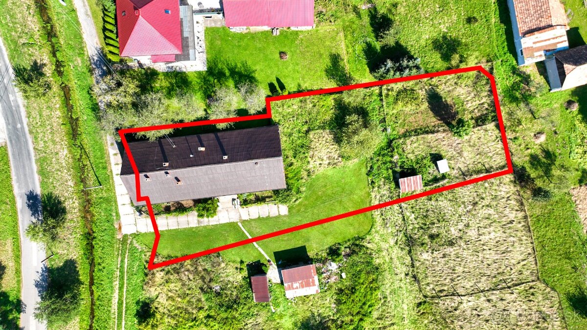 Rodinný dom so štyrmi bytovými jednotkami v obci Beluj