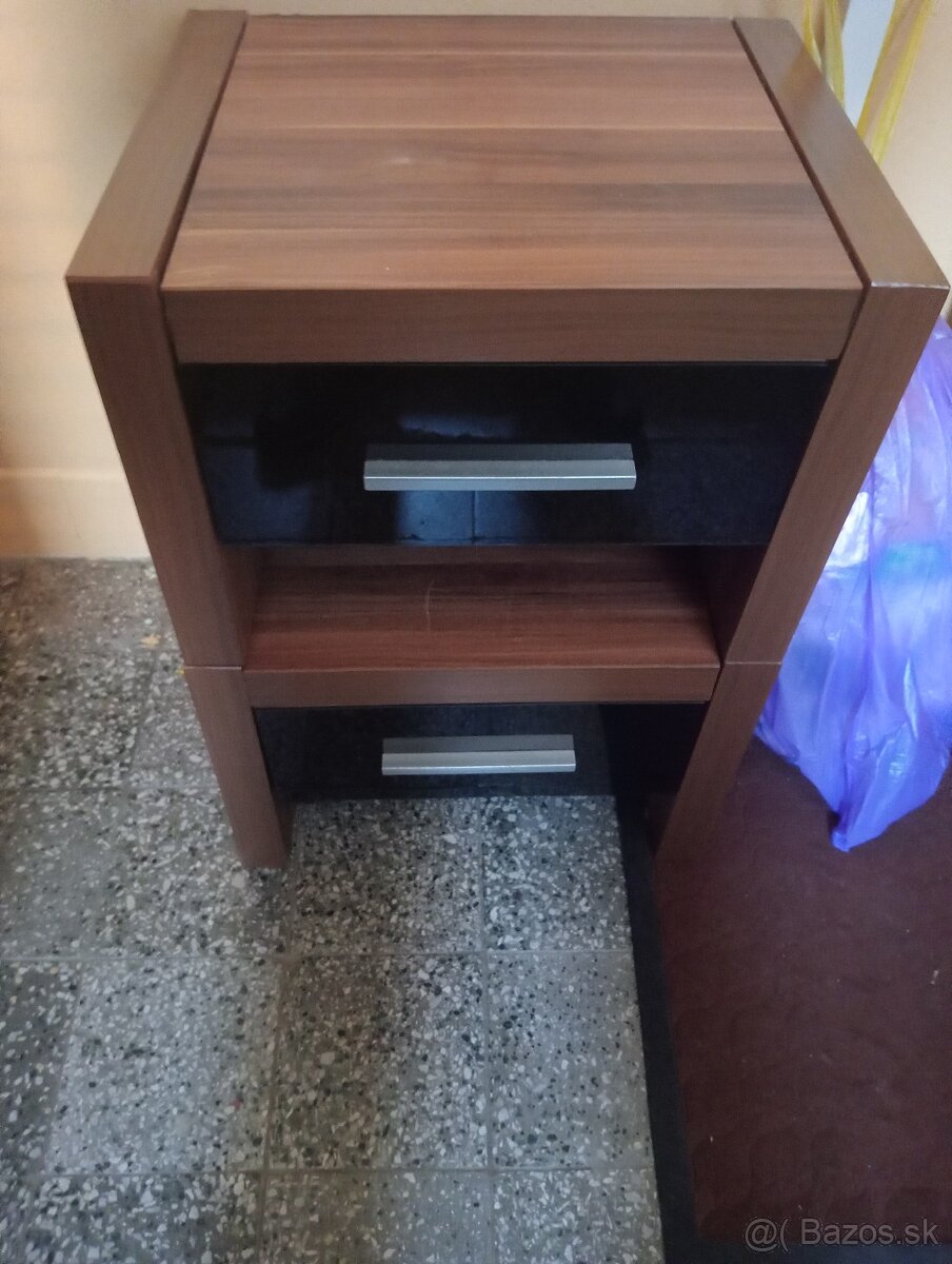 Nočný stolik
