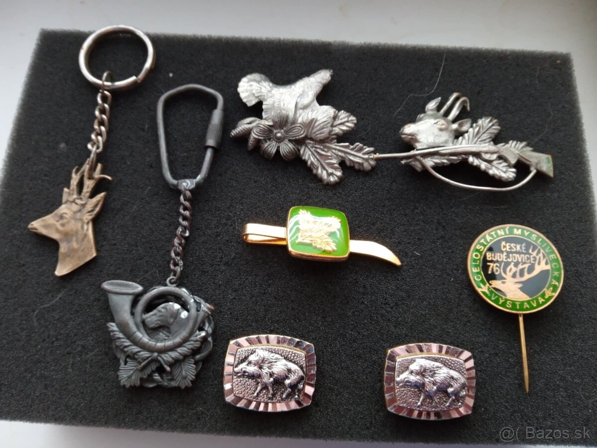 Poľovníctvo odznaky kľúčenky manžetové gombíky.Polovnik.SPZ