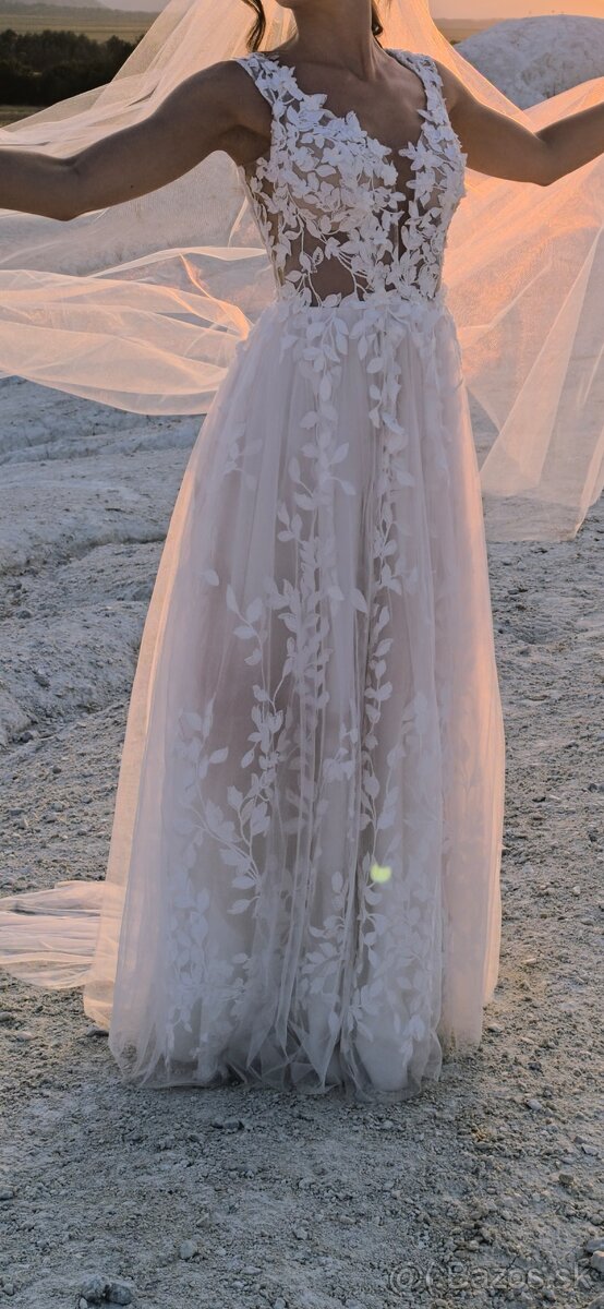 Svadobné šaty + šaty na redovy