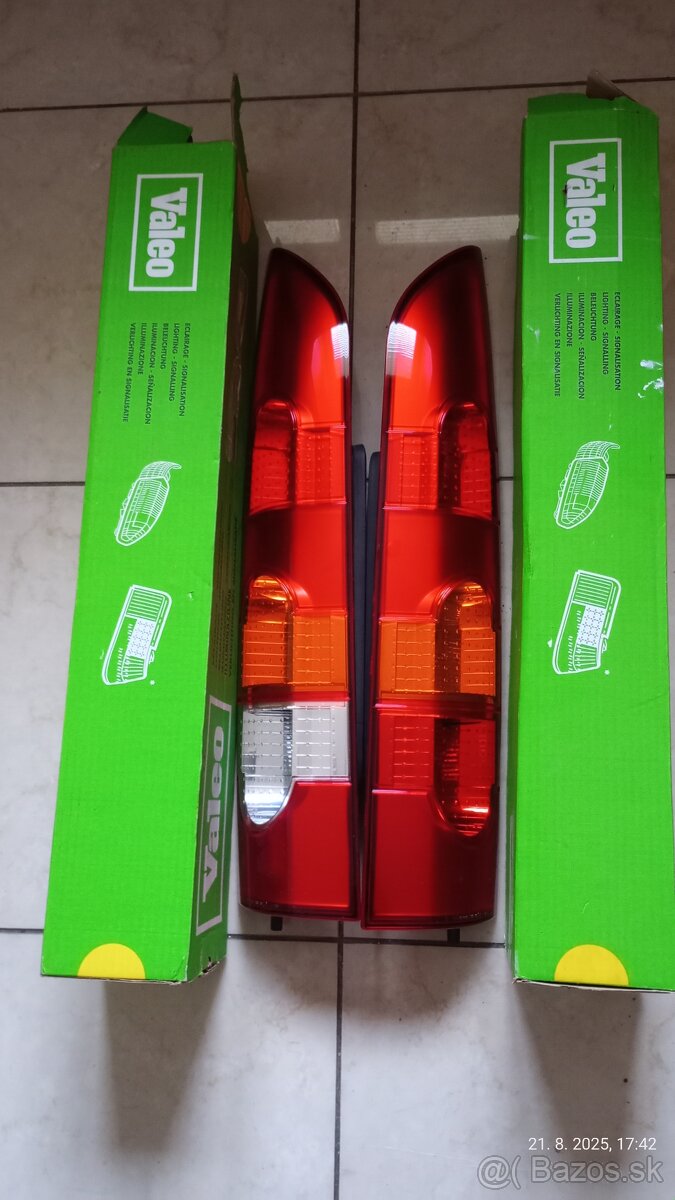 Renault Kangoo zadna lampa