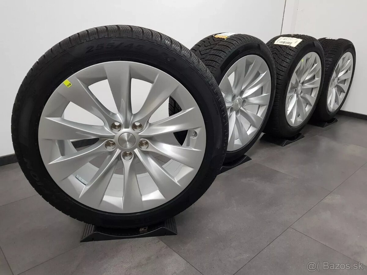 Tesla Model X – originálna zimná sada kolies R20