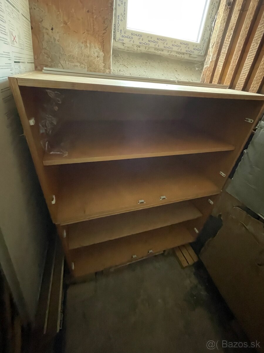 Darujem staré skrine