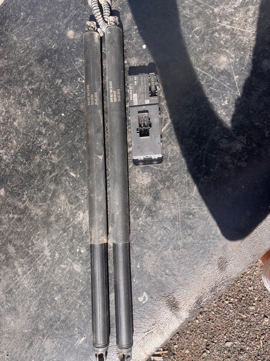 Skoda superb 3 elektricke vzpery