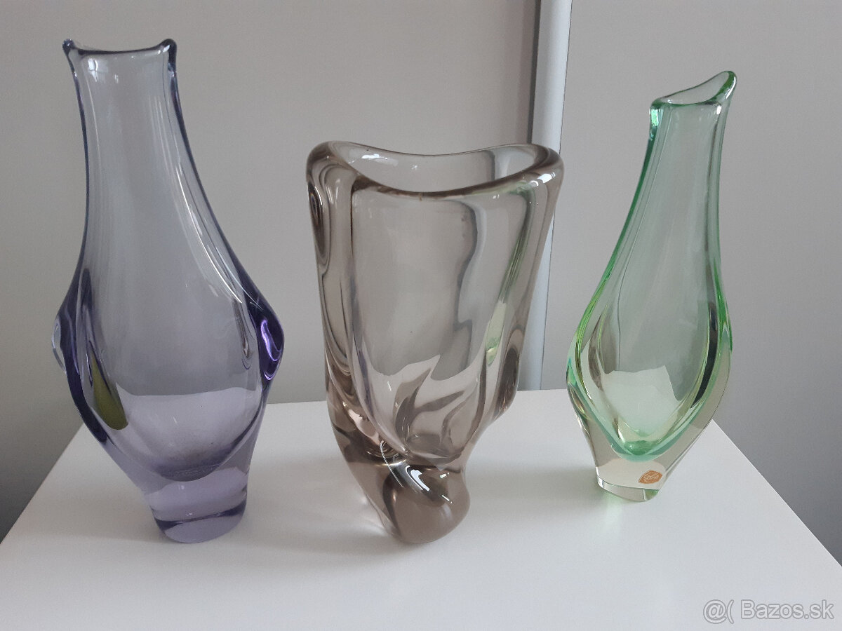 Vázy hutné sklo