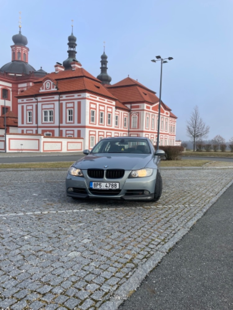 BMW E90 330i SportPaket