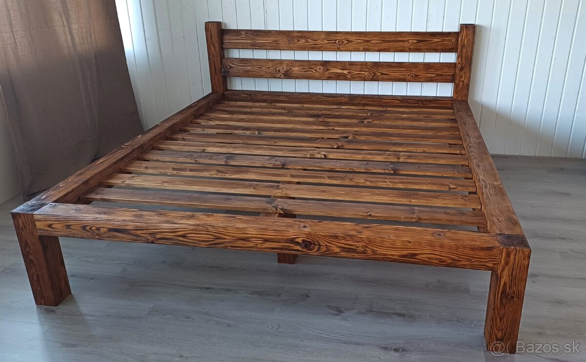 Manželská postel 200x180cm, aj s roštom.