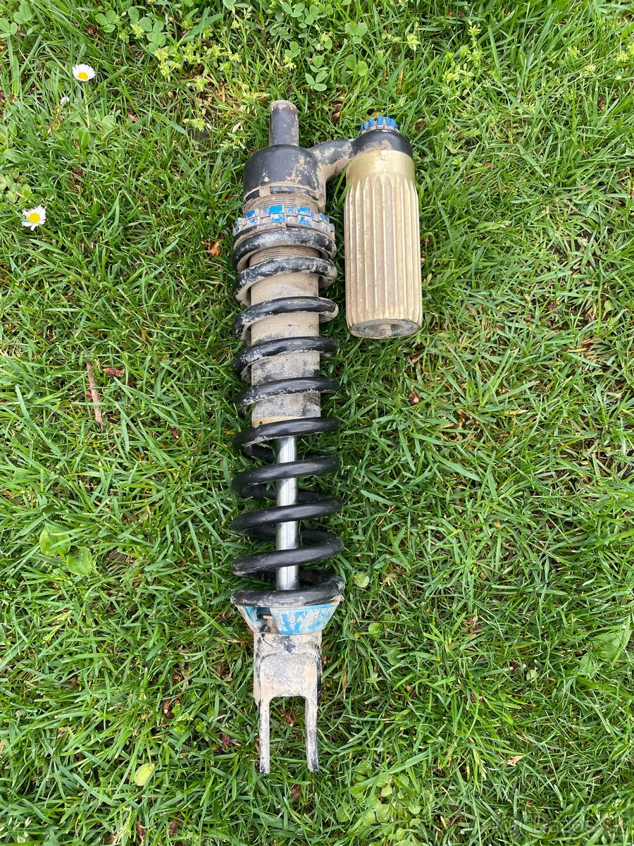 husqvarna zadní tlumič