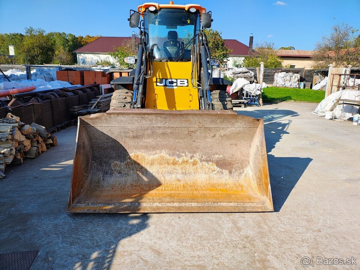 jCB nakladač 411