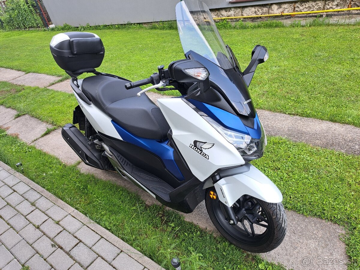 Honda forza 125