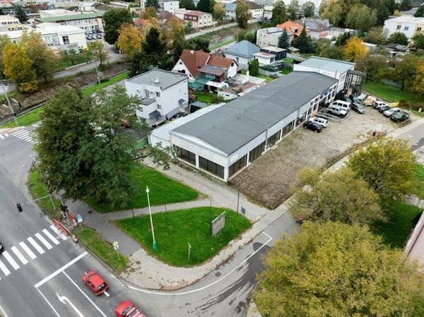 NA PRENÁJOM OBCHODNÉ PRIESTORY V CENTRE PRIEVIDZE