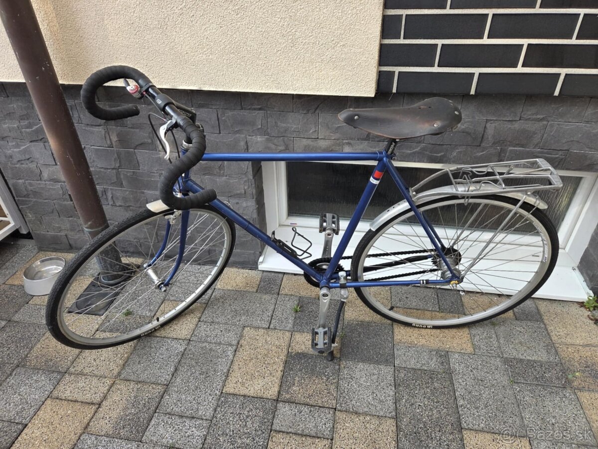 Old school cestny bicykel
