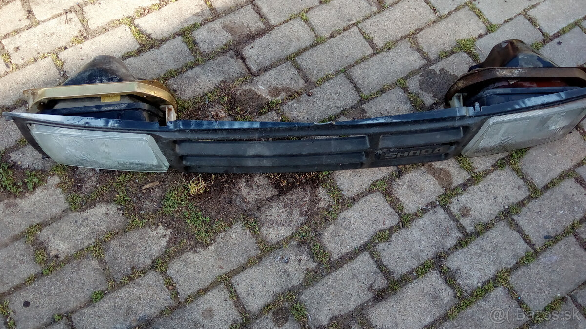 Predam predne svetla na škodu 130