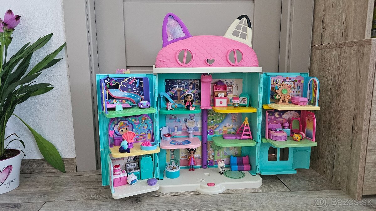 Gabby's dollhouse s prislusenstvom