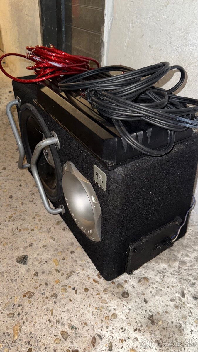 Subwoofer JBL GT-series 1000W komplet aj zosilňovač a káble