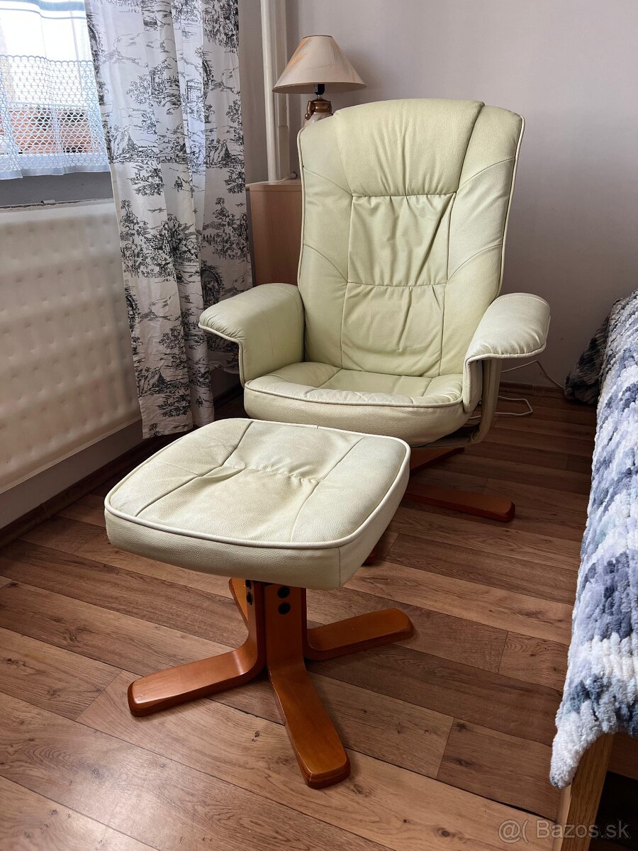 Relaxačné kreslo s podnožkou