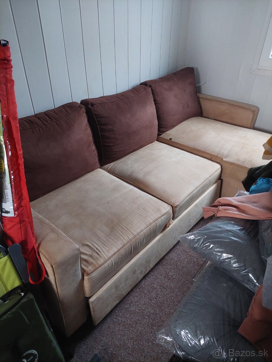 Rozkladaci gauč z úložným priestorom