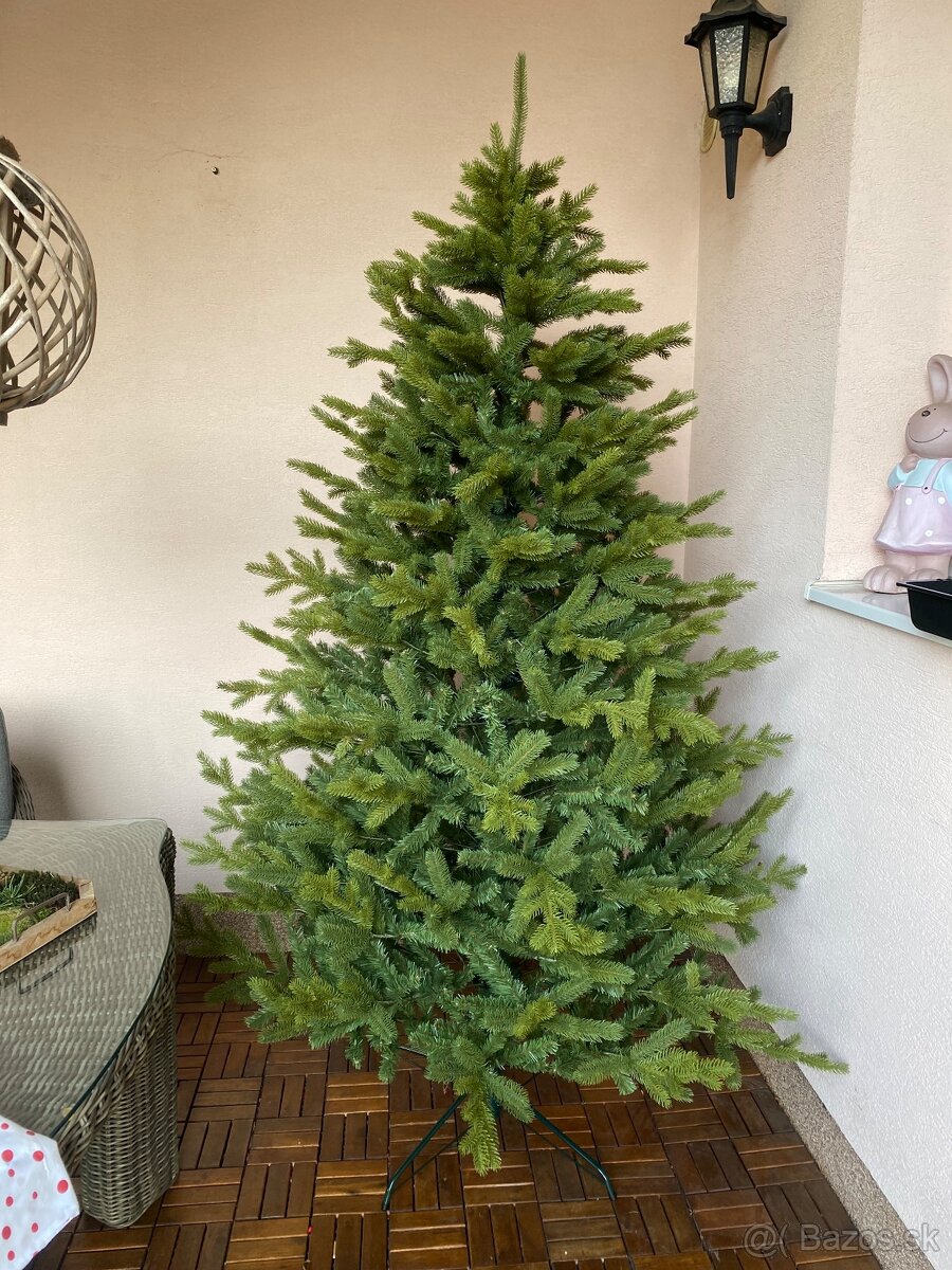Umelý vianočný stromček 3D - nový