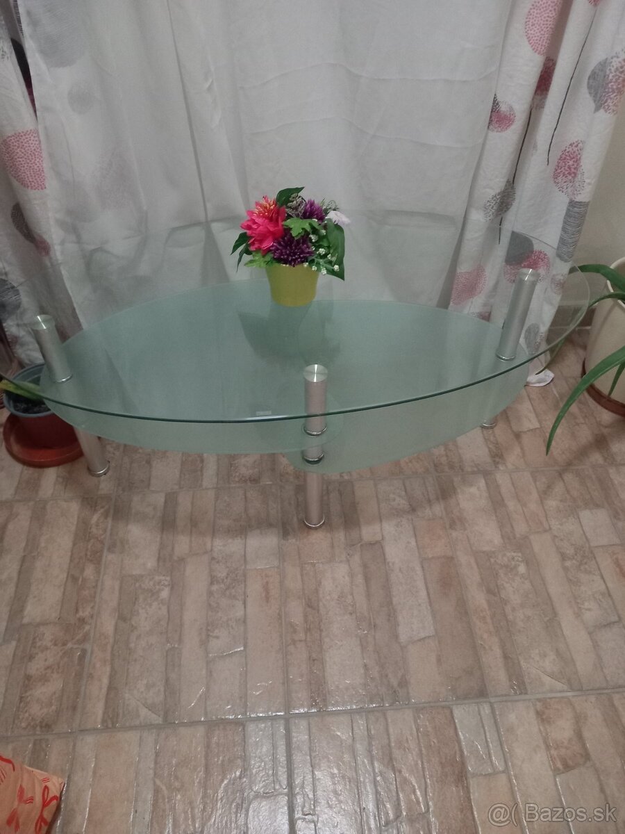 Konferenčný stolik