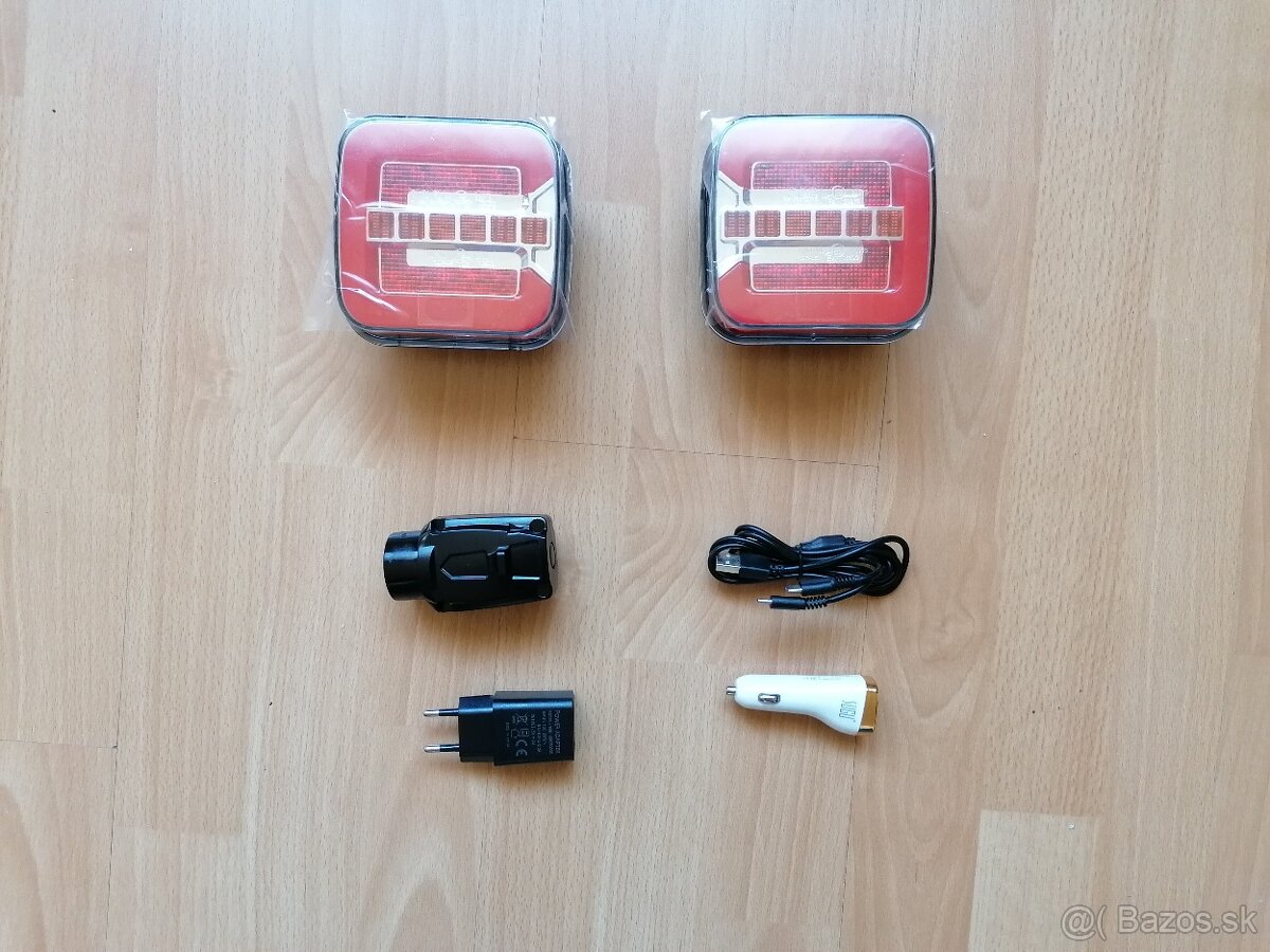 Predám zadné prenosné svetlá magnetické dynamické bezkáblov