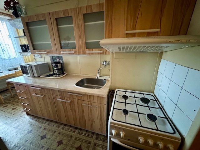 Na predaj priestranný 2 izbový byt neďaleko centra