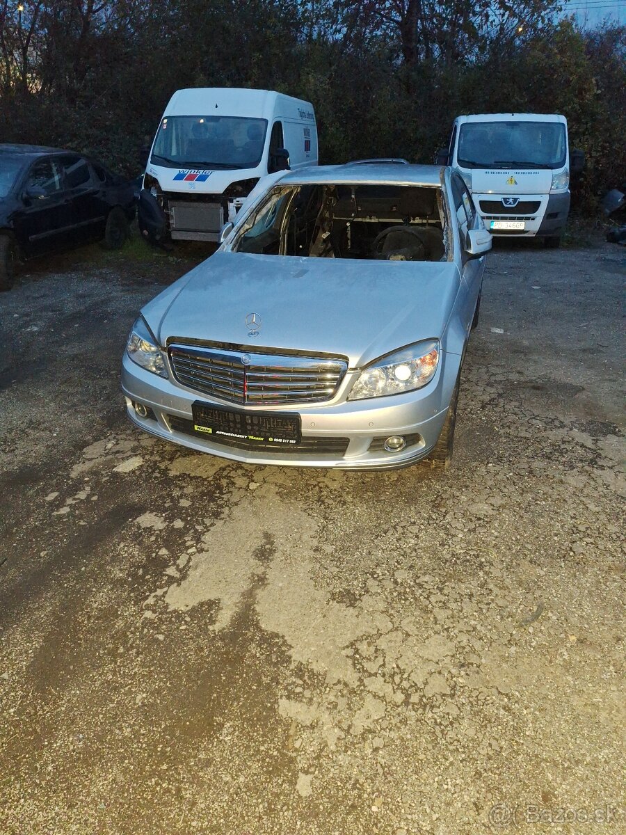 Rozpredám mercedes c220 cdi w204 125kw automat rok 2008