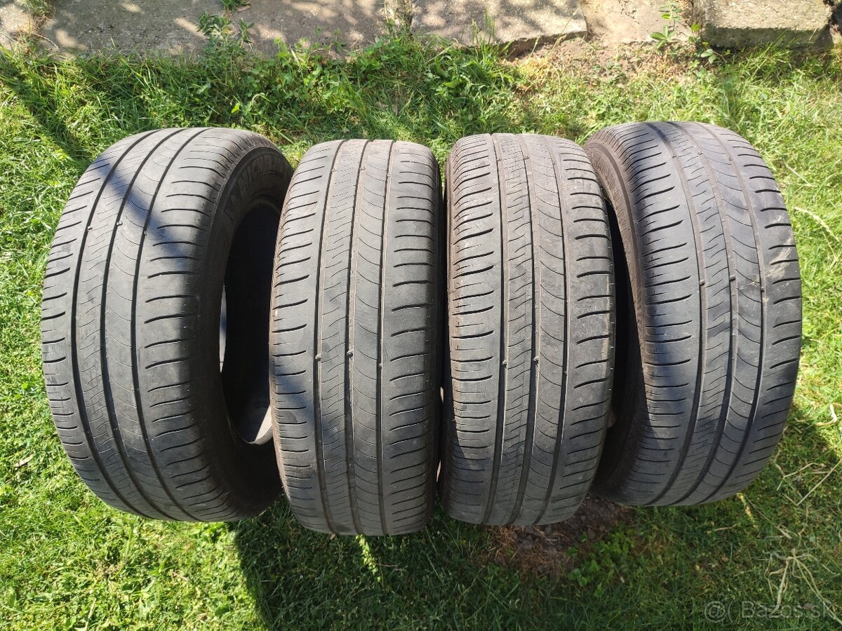 Michelin 215/60 R16