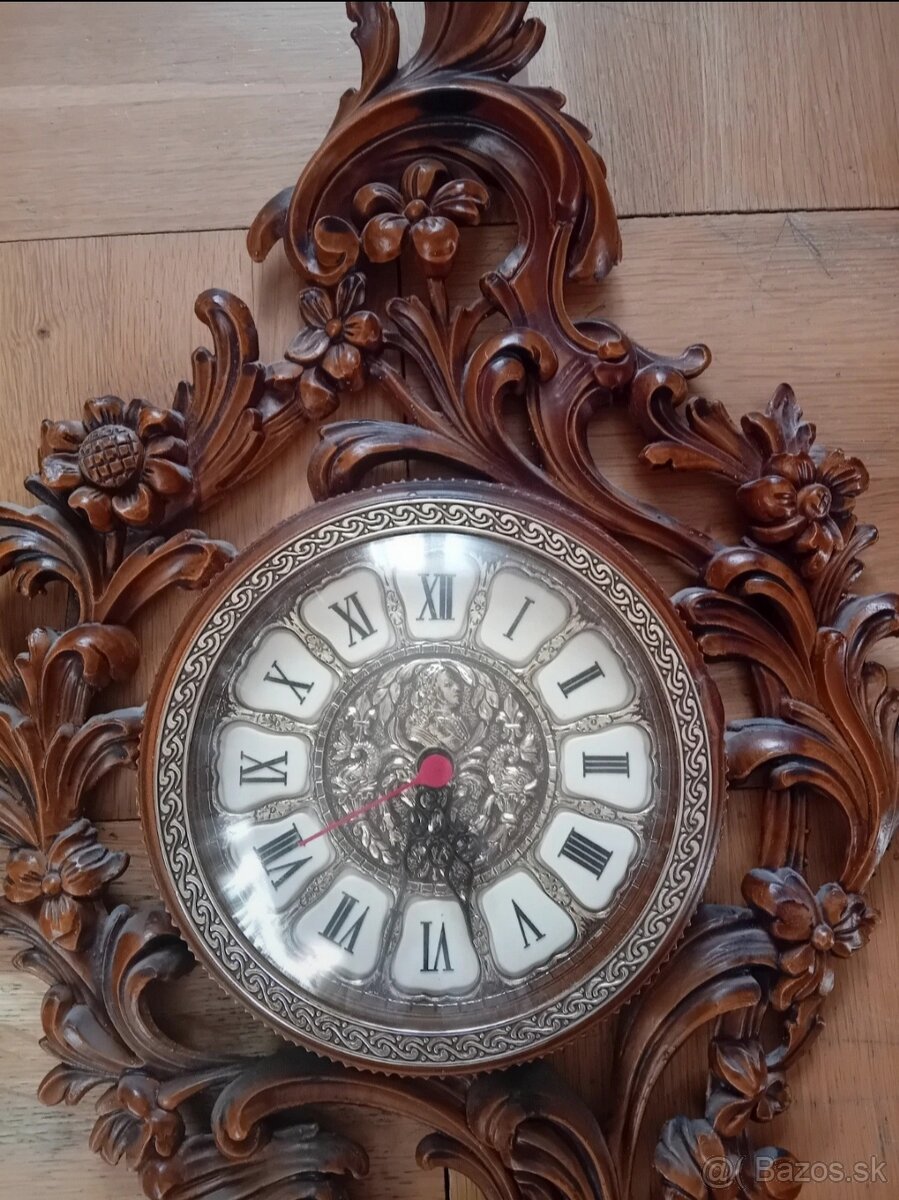 Vintage nástenné hodinky