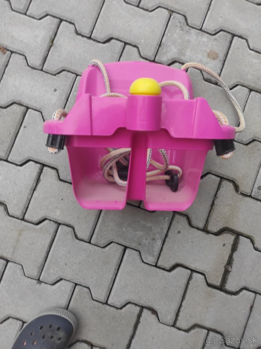 Detská plastová hojdačka