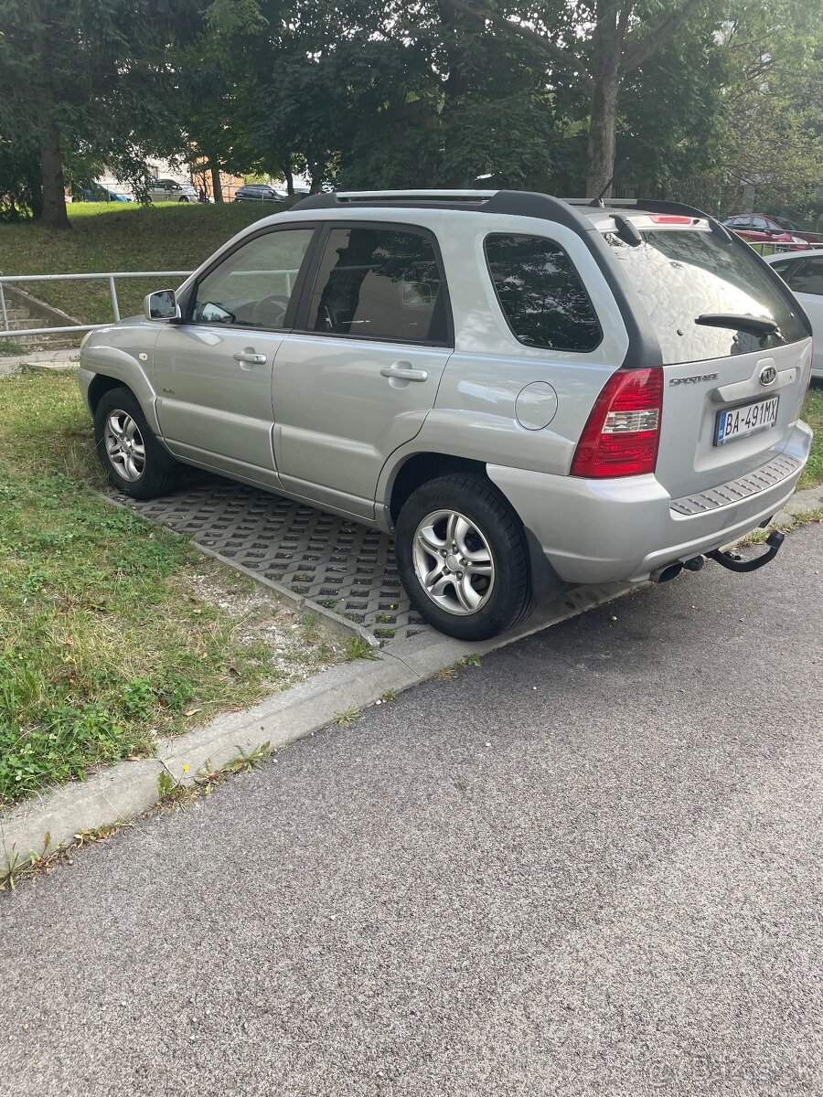 Продам Kia Sportage.