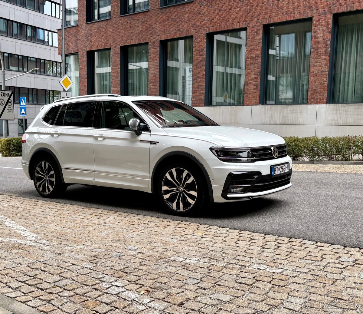 Krasny Volkswagen Tiguan 2.0 TDI 190k 4Motion Highline DSG