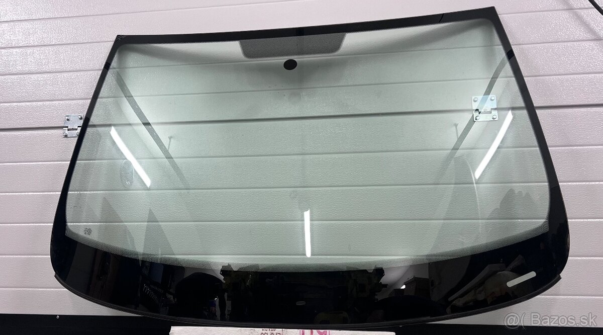 Škoda Rapid čelne sklo