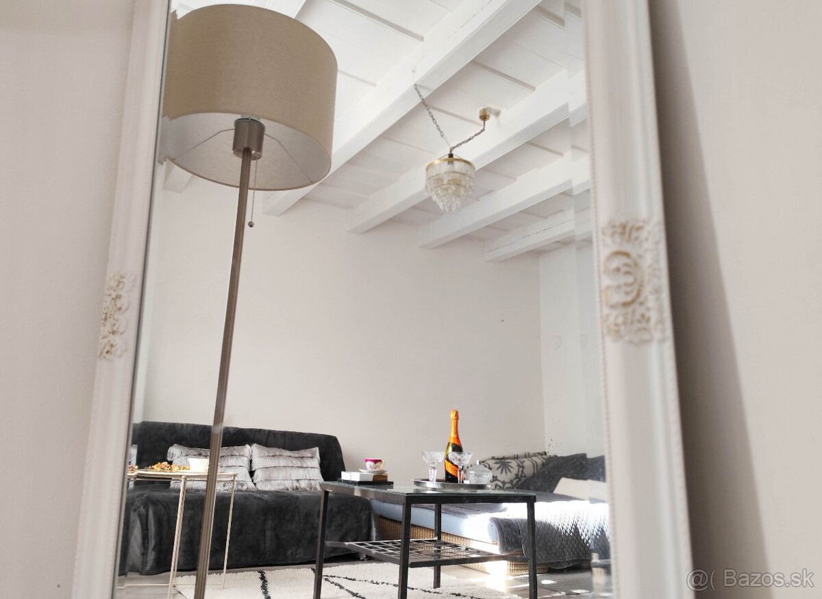 Vkusny zariadeny zatepleny dom s uspornym podl. kurenim